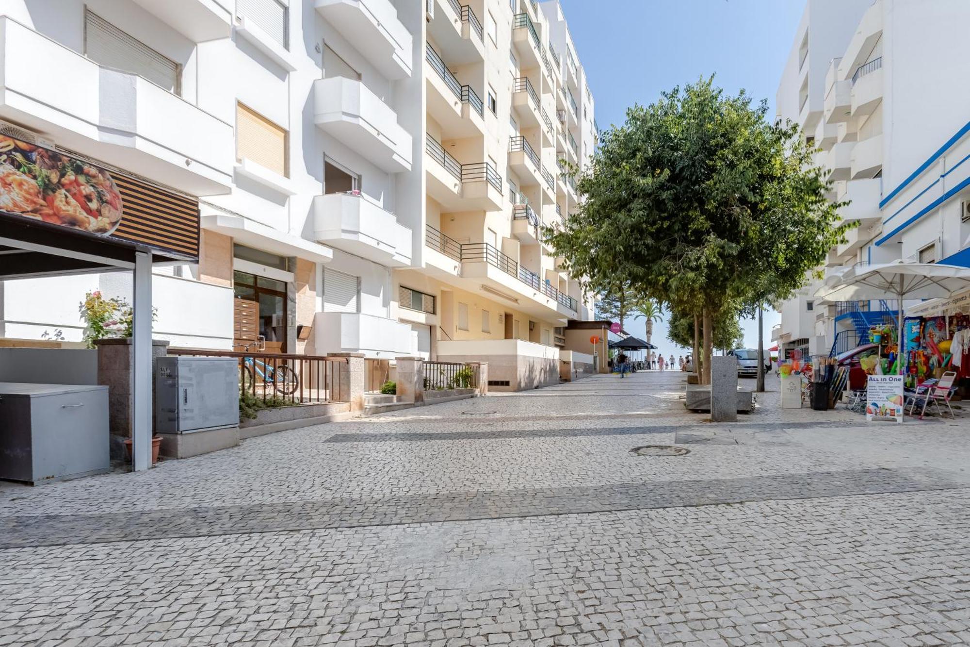 T2 Rosa Dos Ventos, A/C & Terrace - Casas & Papeis Apartment Armação de Pêra Екстериор снимка